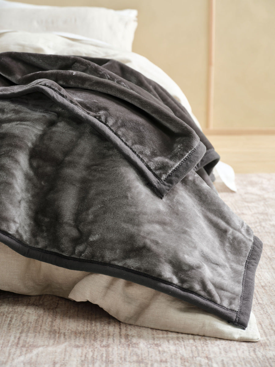 Linen House DOVER Blanket - SHADOW Linen House