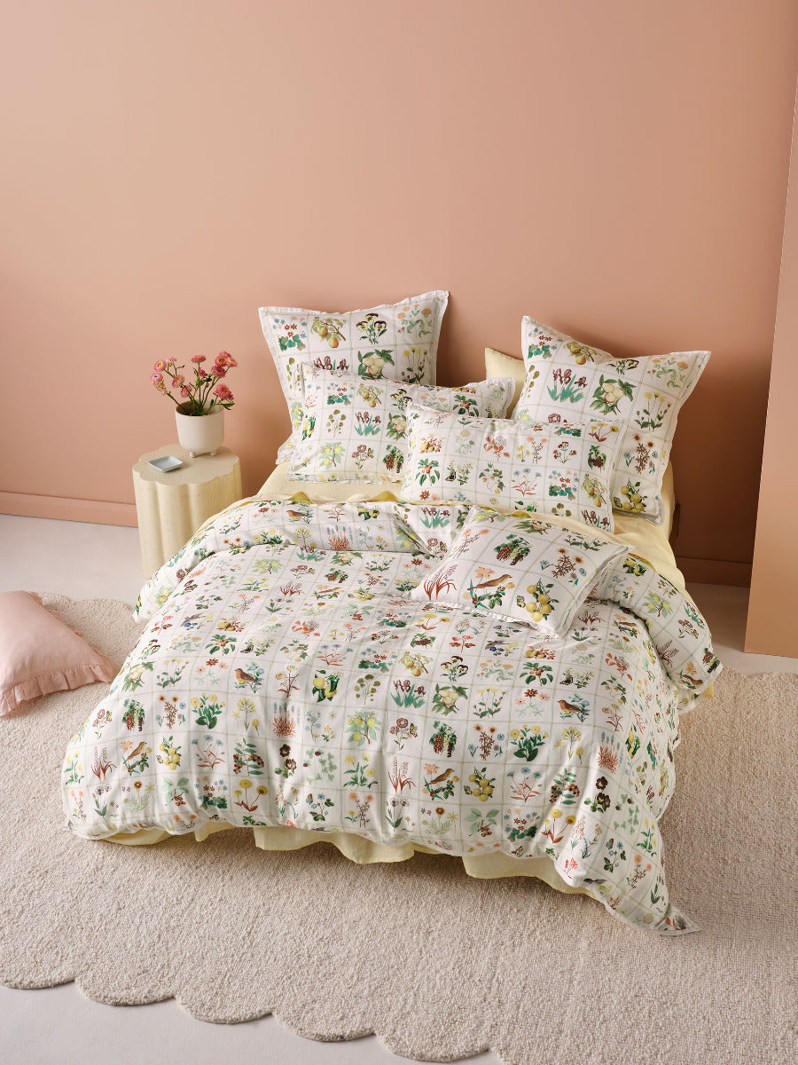LINEN HOUSE GARDEN BED VANILLA QUILT COVER SET Linen House