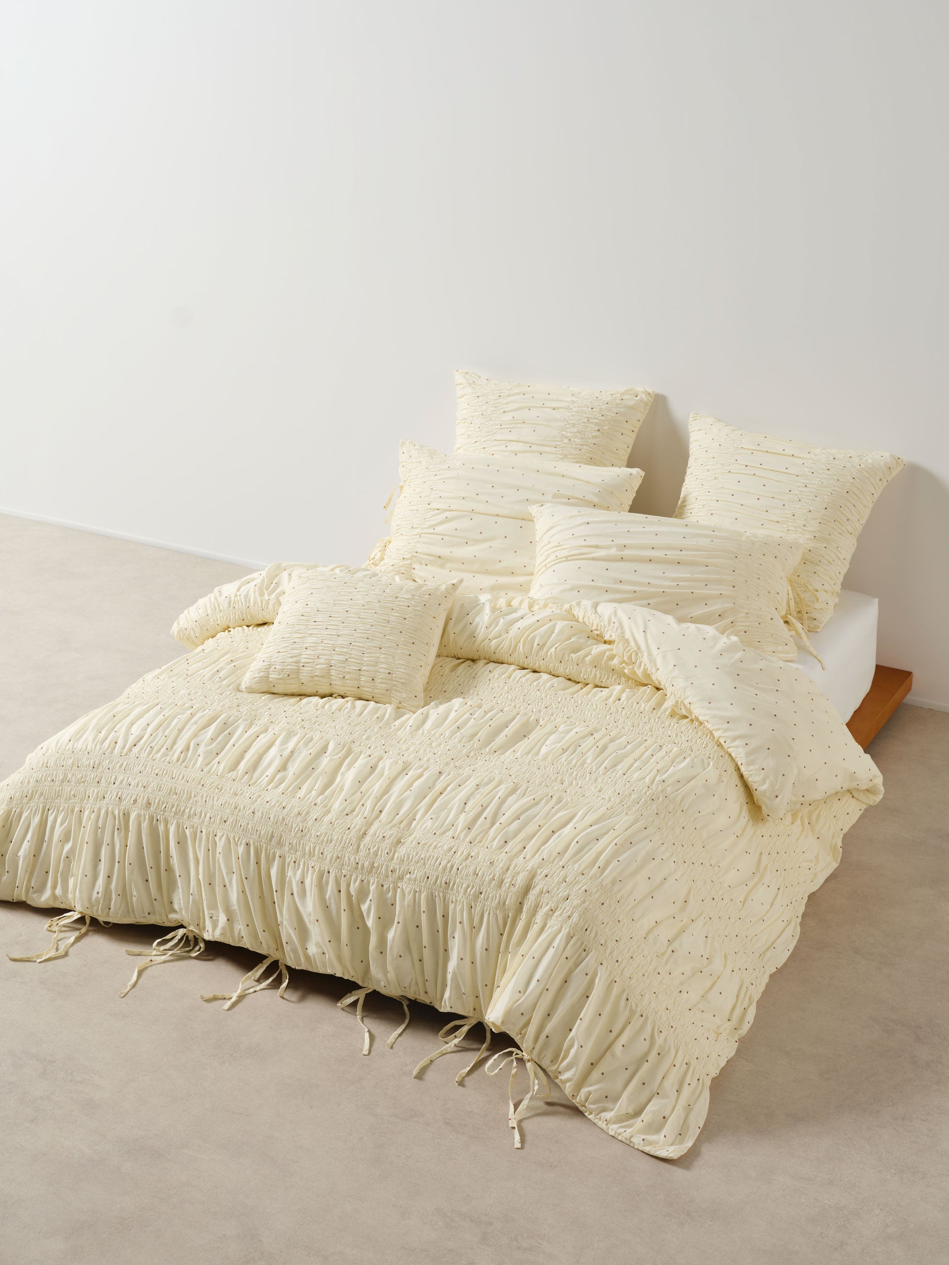 Linen House Nina Spot Vannila Quilt Cover Set