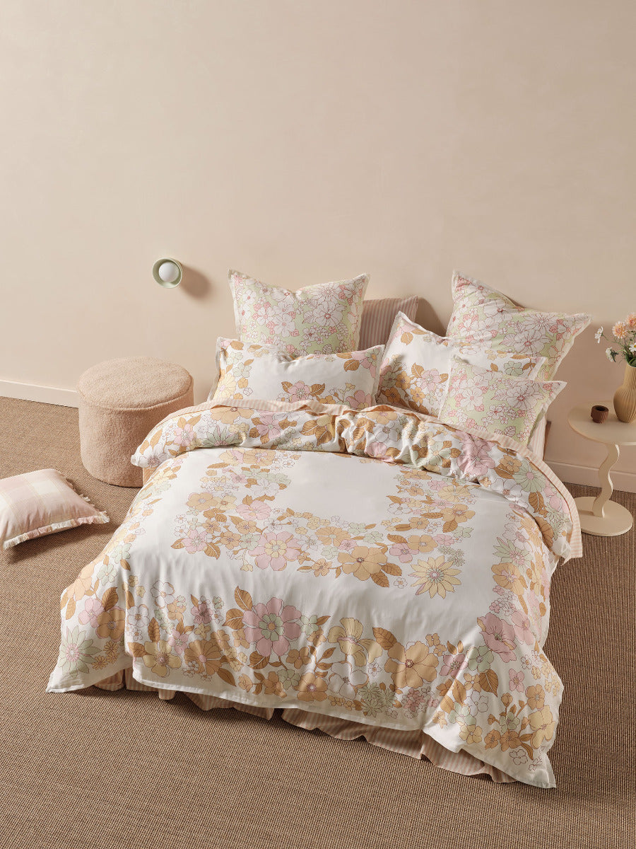 LINEN HOUSE POPPY MULTI QUILT COVER SET Linen House