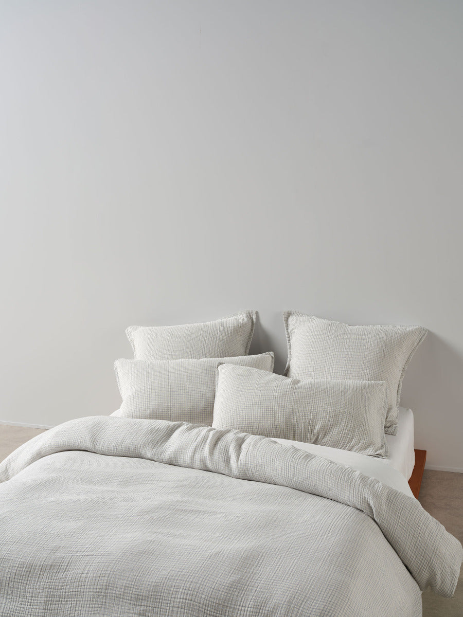 LINEN HOUSE ROHAN | HYDRANGEA QUILT COVER Linen House