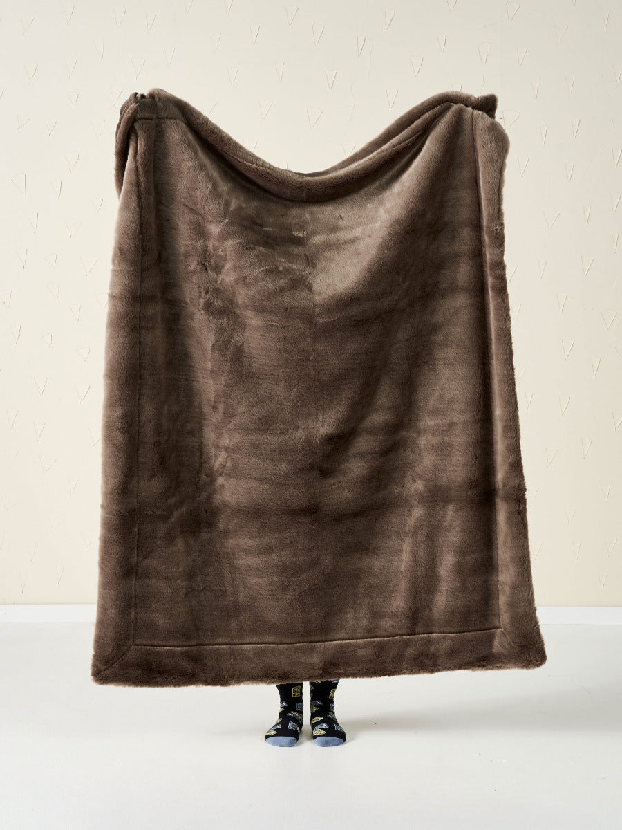 Linen House SELMA THROW - CLOVE Linen House