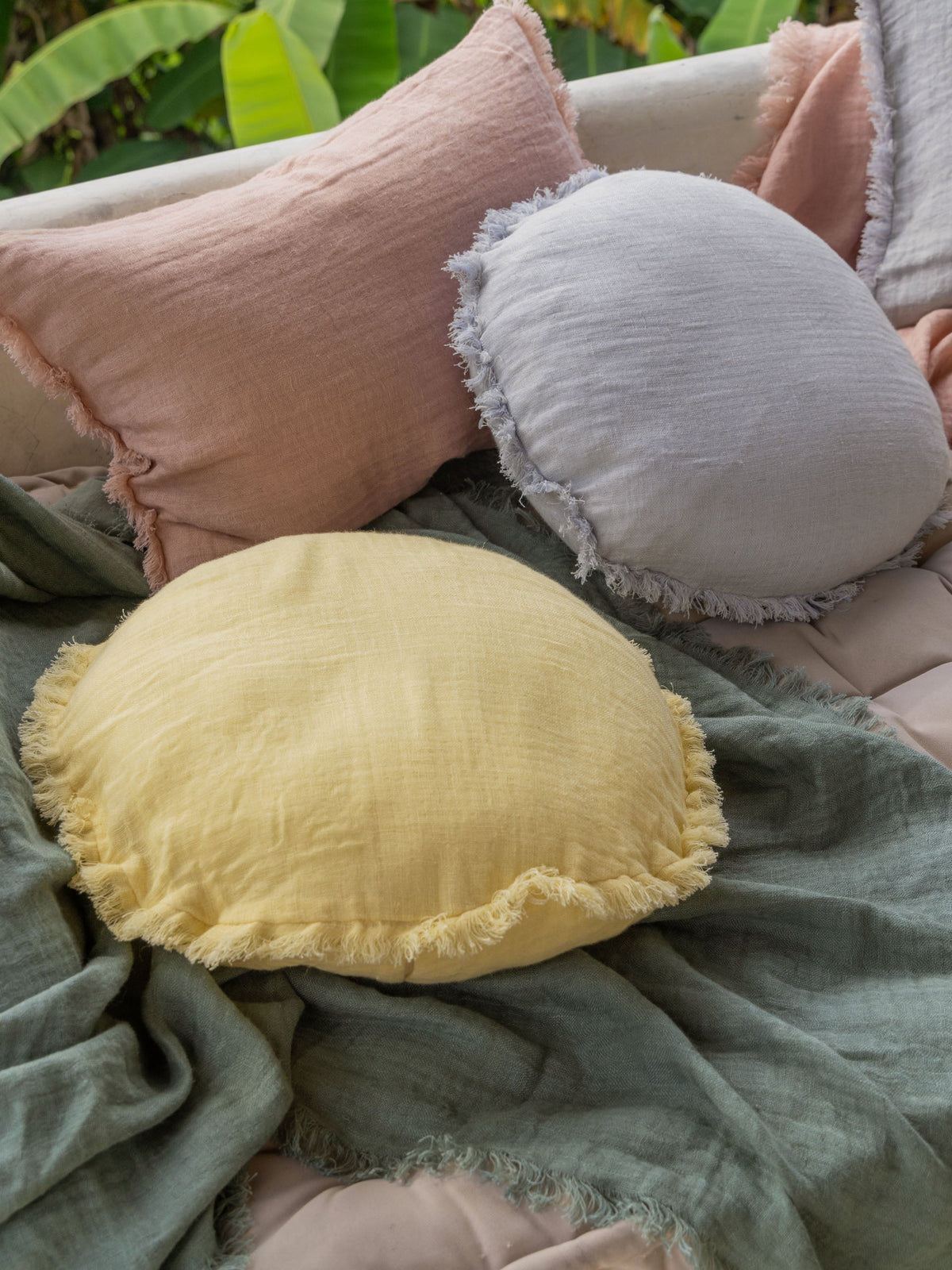 Linen House Maya Ballet Pink Throw