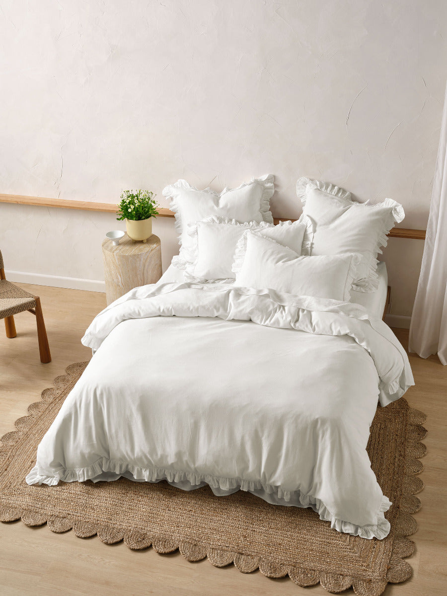 LINEN HOUSE VINTAGE RUFFLE WHITE QUILT COVER SET Linen House
