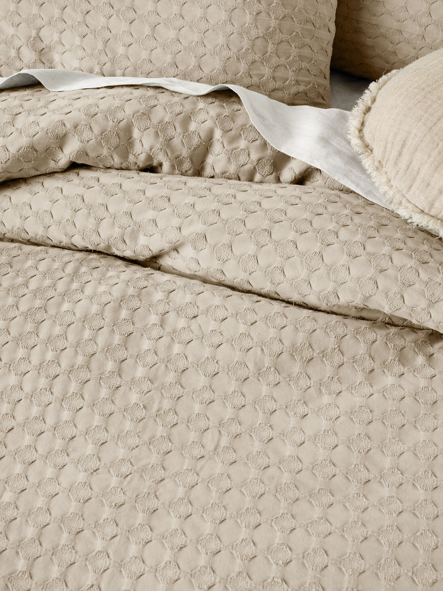 LINEN HOUSE VISTA PEBBLE QUILT COVER SET Linen House
