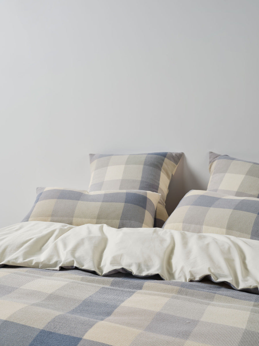 LINEN HOUSE WELLINGTON | CORNFLOWER QUILT COVER Linen House