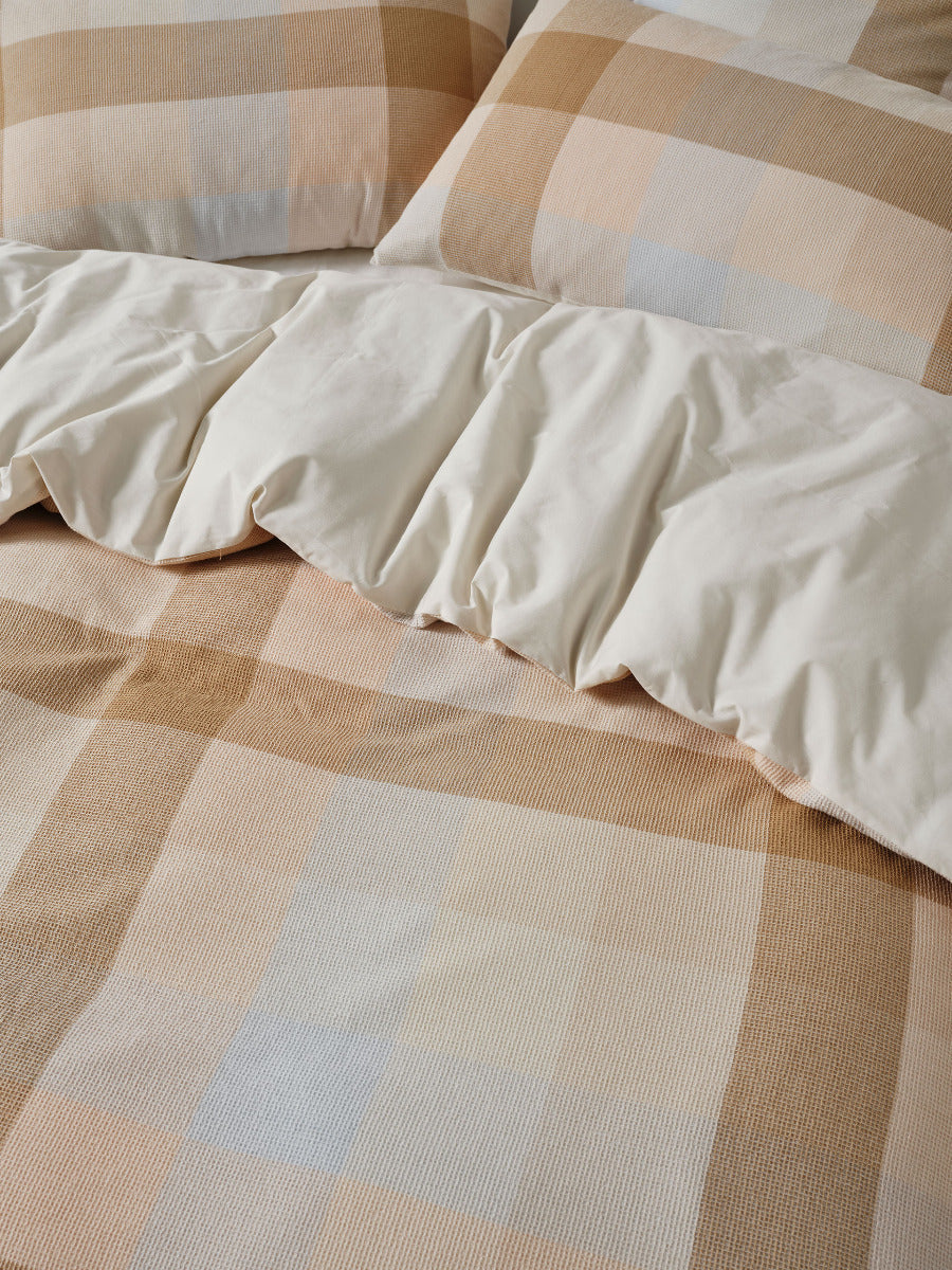 LINEN HOUSE WELLINGTON | HONEY QUILT COVER Linen House