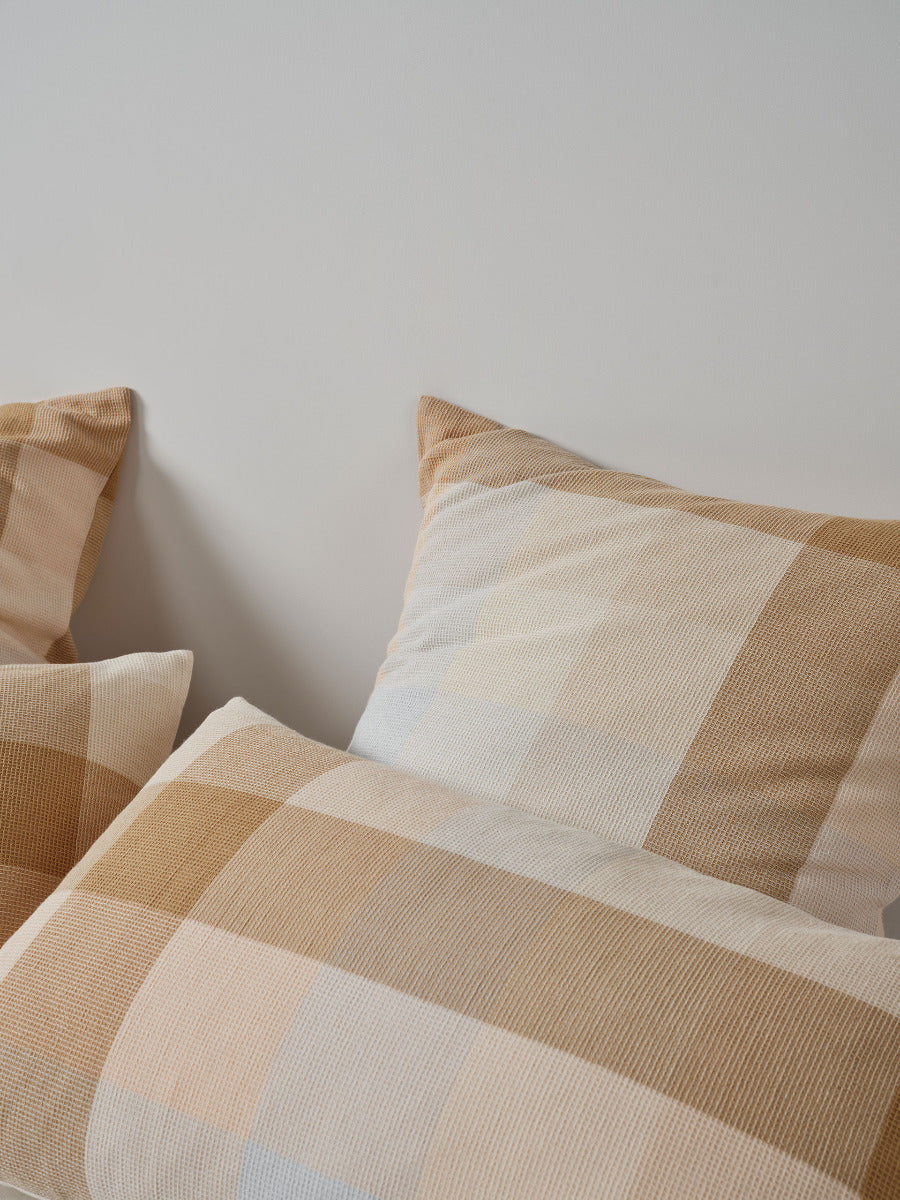 LINEN HOUSE WELLINGTON | HONEY QUILT COVER Linen House