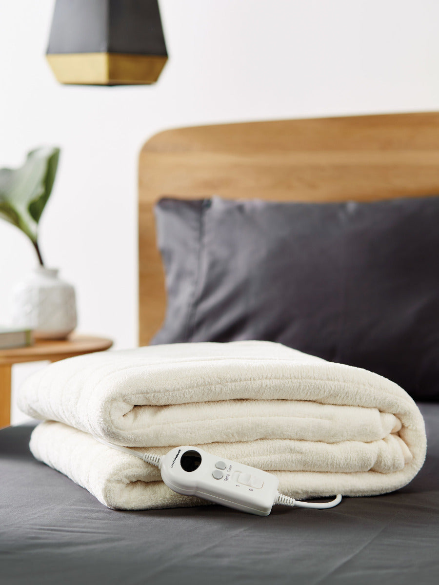 LINEN HOUSE PLUSH HEATED THROW