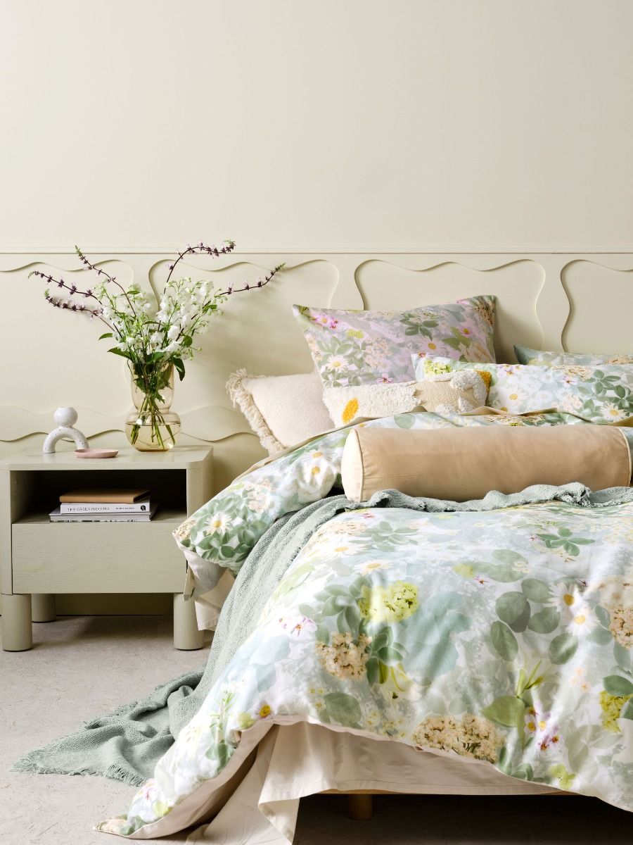 LINEN HOUSE MEADOWLAND QUILT COVER SET Linen House