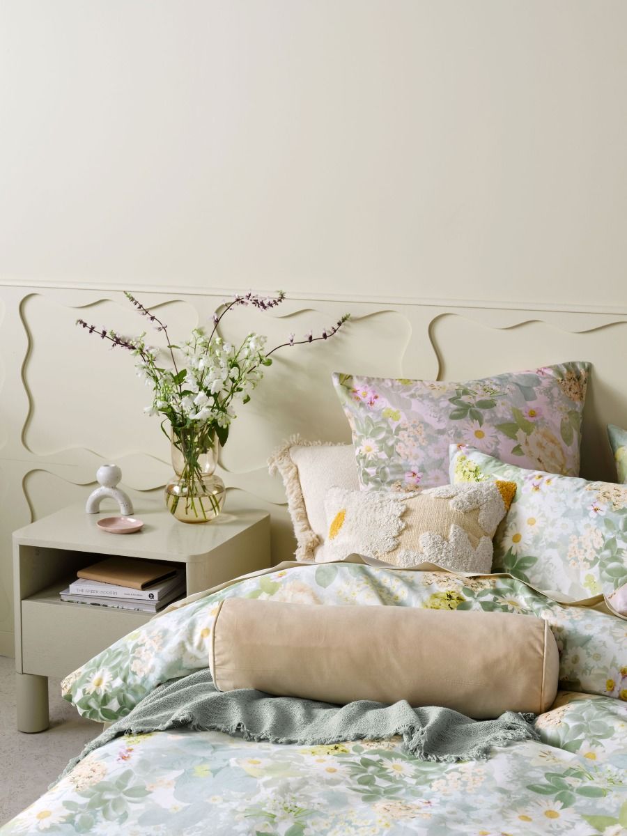 LINEN HOUSE MEADOWLAND QUILT COVER SET Linen House