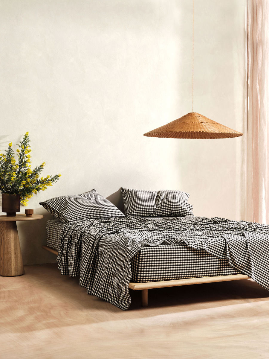 LINEN HOUSE SPRINGSTEEN BLACK SHEET SET Linen House