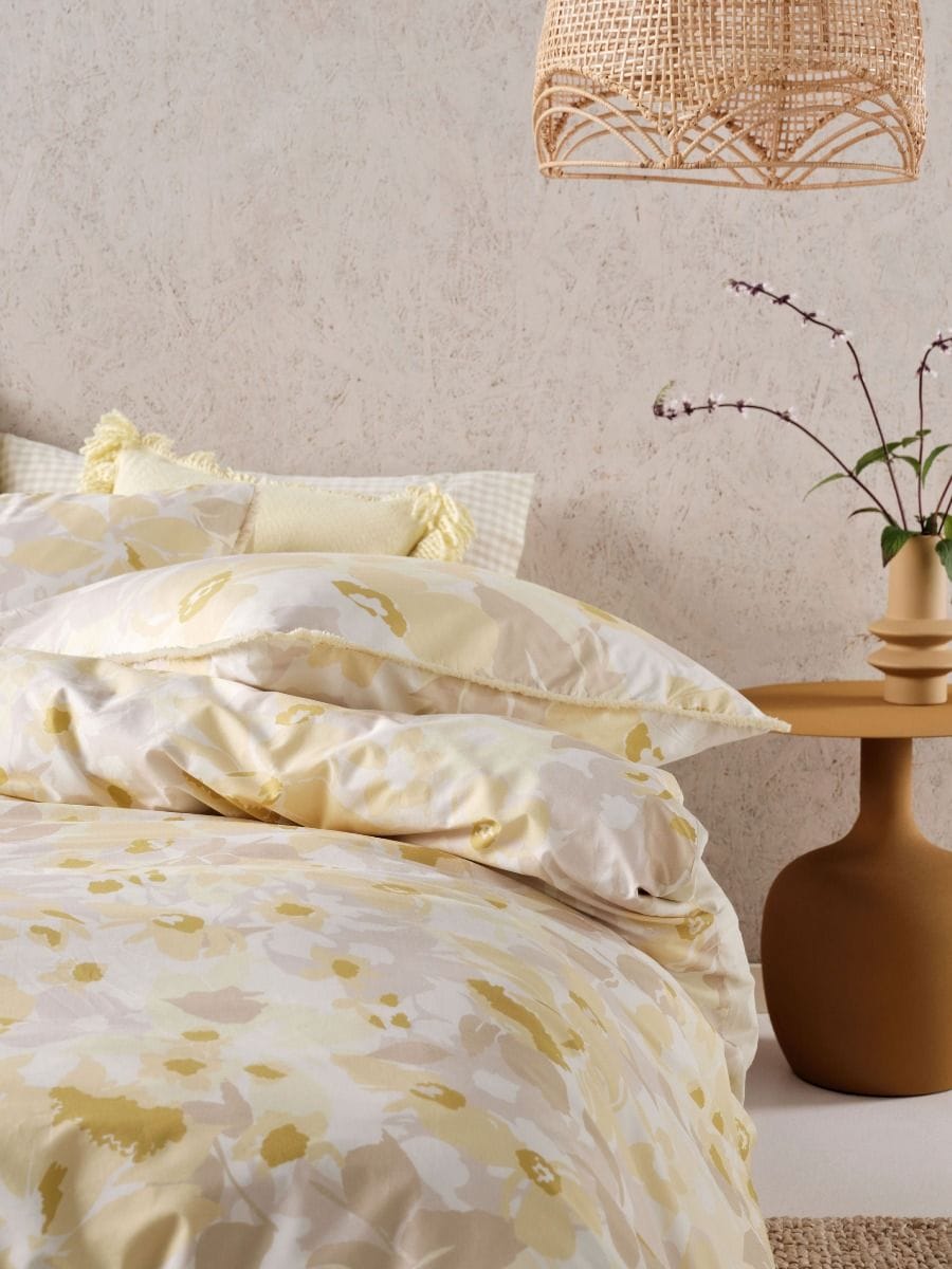 Linen House Quilt Cover LINEN HOUSE DAFFODIL GARDEN QUILT COVER SET