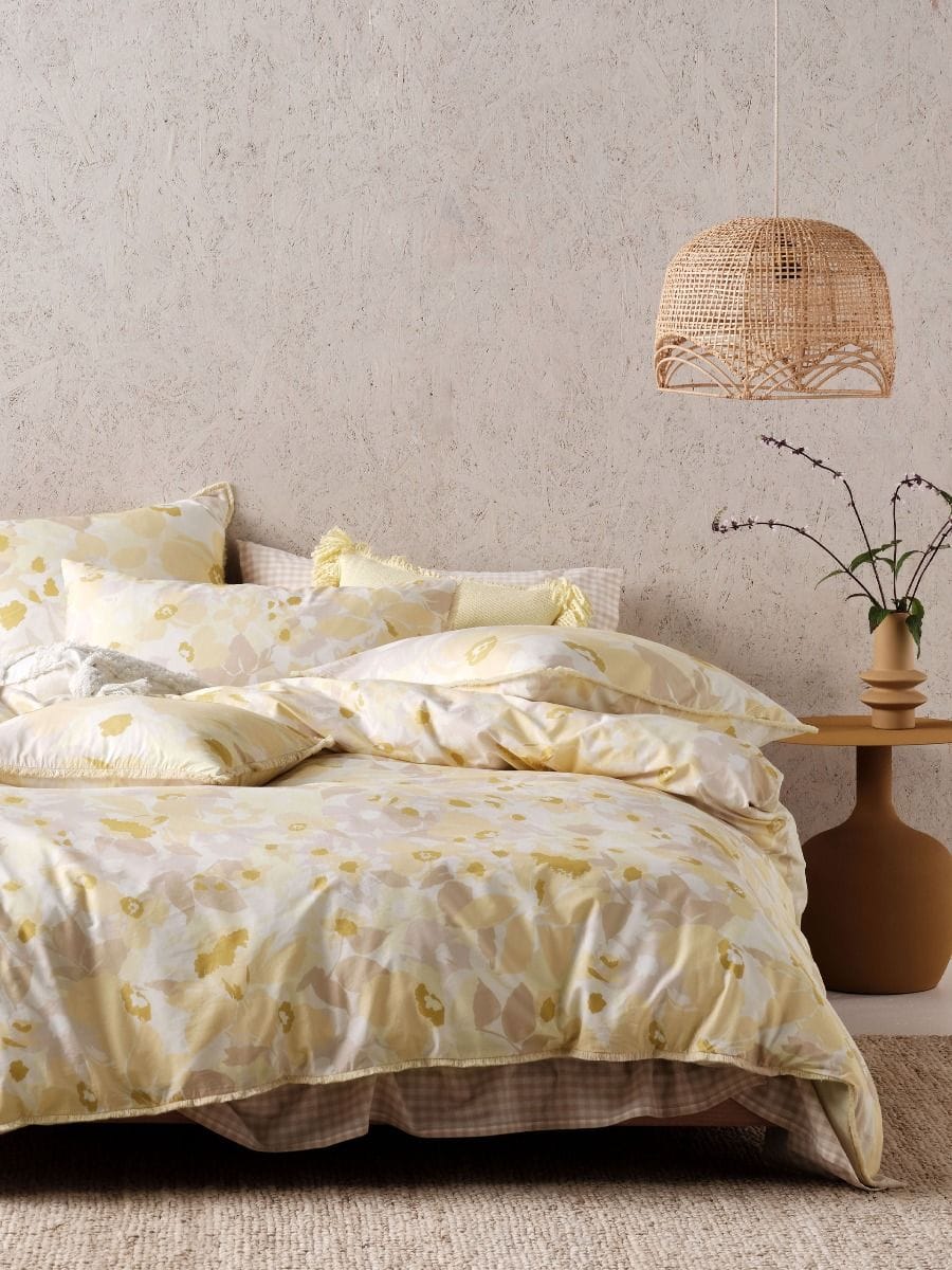 Linen House Quilt Cover LINEN HOUSE DAFFODIL GARDEN QUILT COVER SET