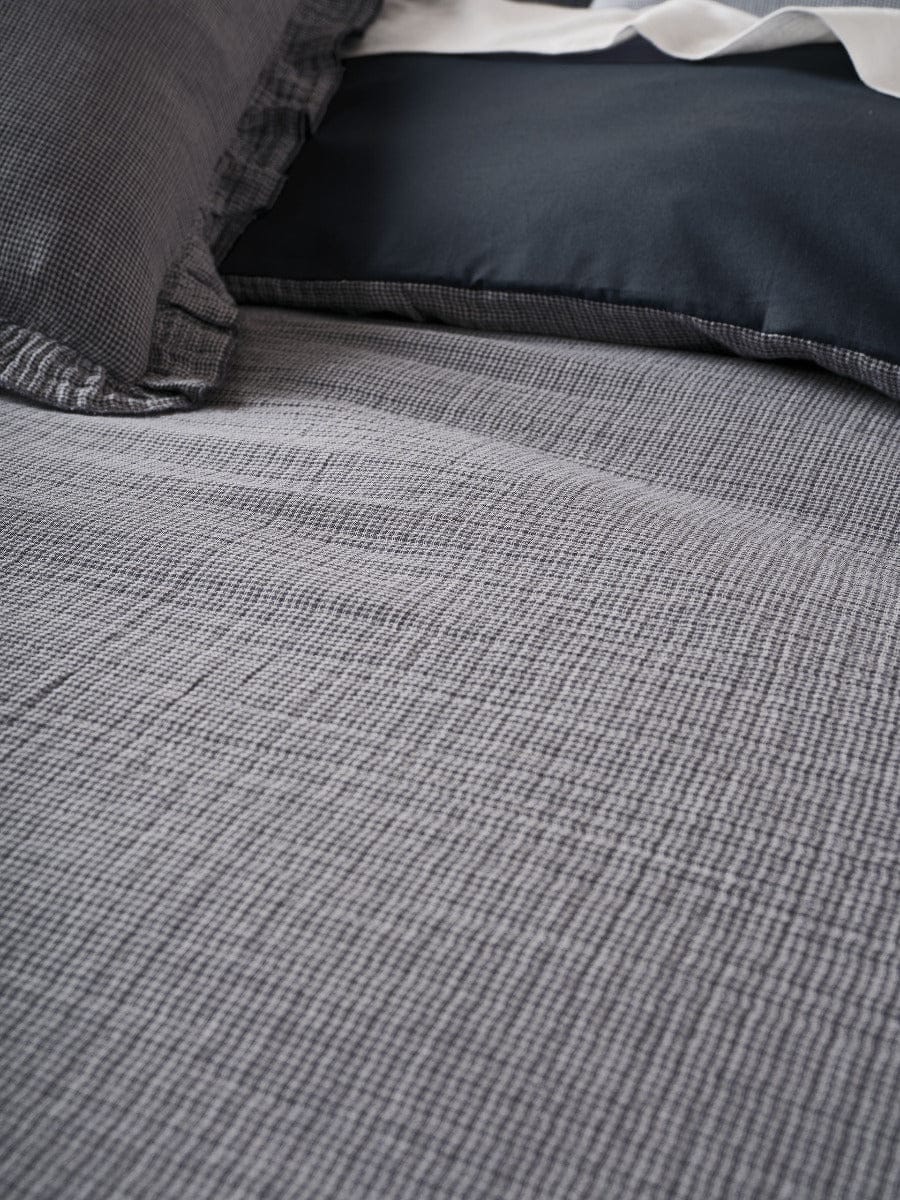 Linen House Quilt Cover LINEN HOUSE LUCY | NAVY QUILT COVER