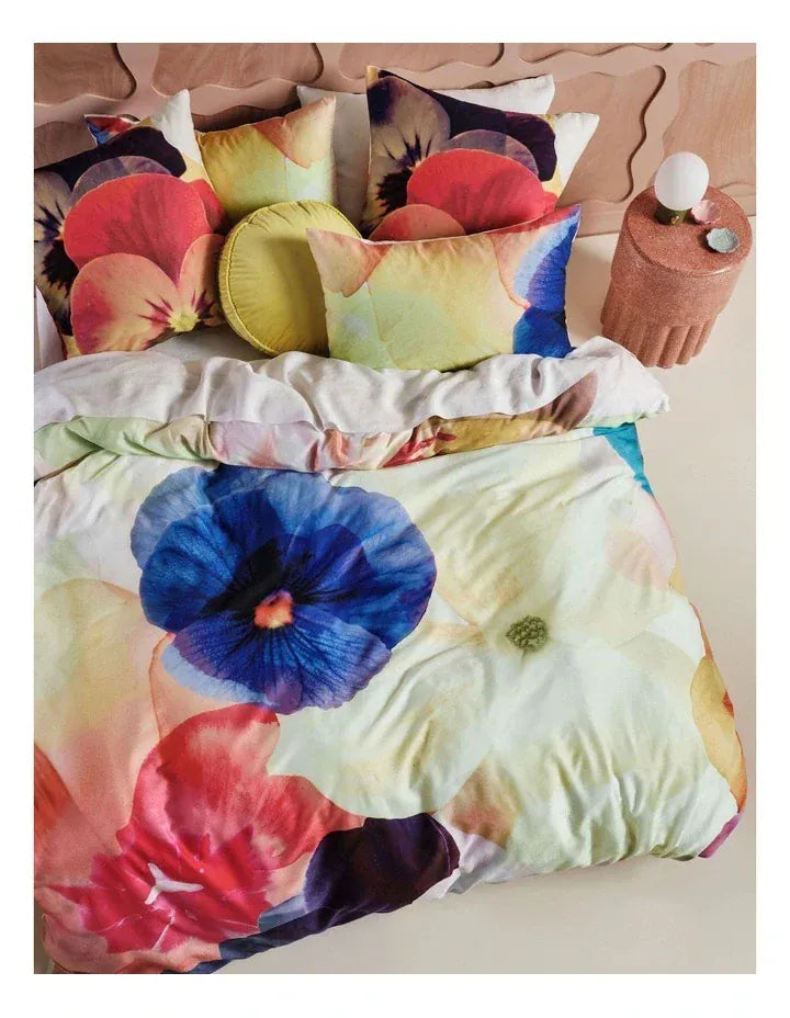 Linen House Quilt Cover LINEN HOUSE SUPERBLOOM MULTI QUILT COVER SET