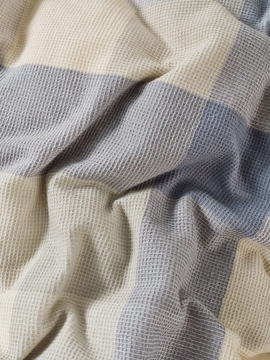 Linen House Quilt Cover LINEN HOUSE WELLINGTON | CORNFLOWER QUILT COVER