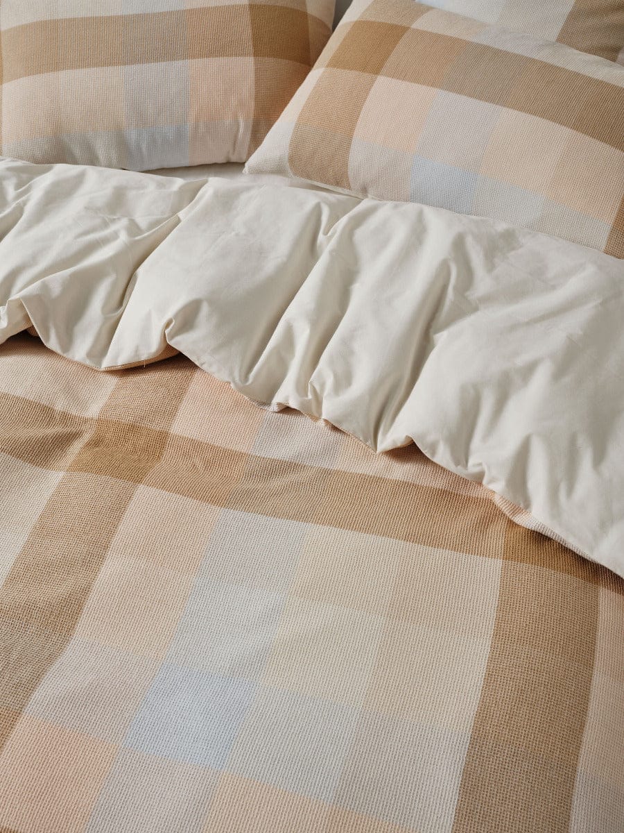 Linen House Quilt Cover LINEN HOUSE WELLINGTON | HONEY QUILT COVER