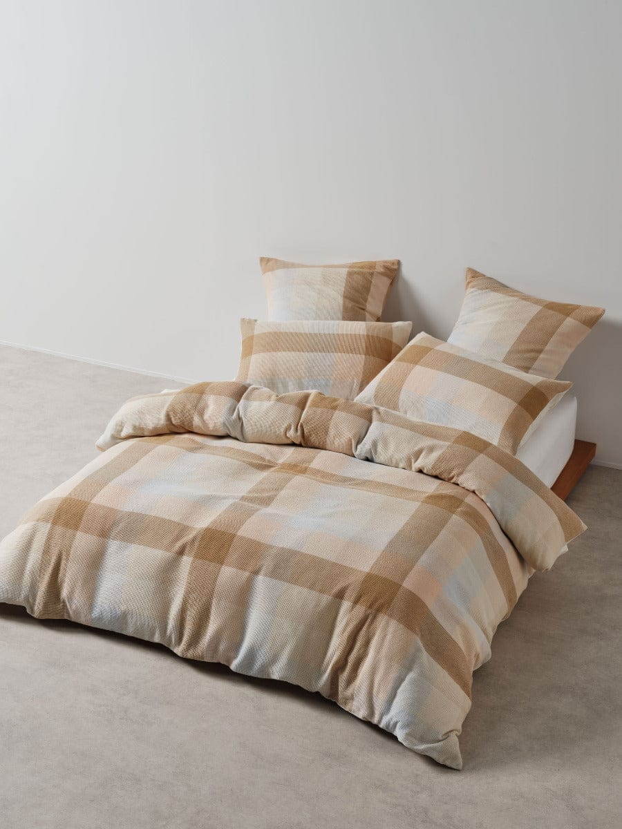 Linen House Quilt Cover LINEN HOUSE WELLINGTON | HONEY QUILT COVER