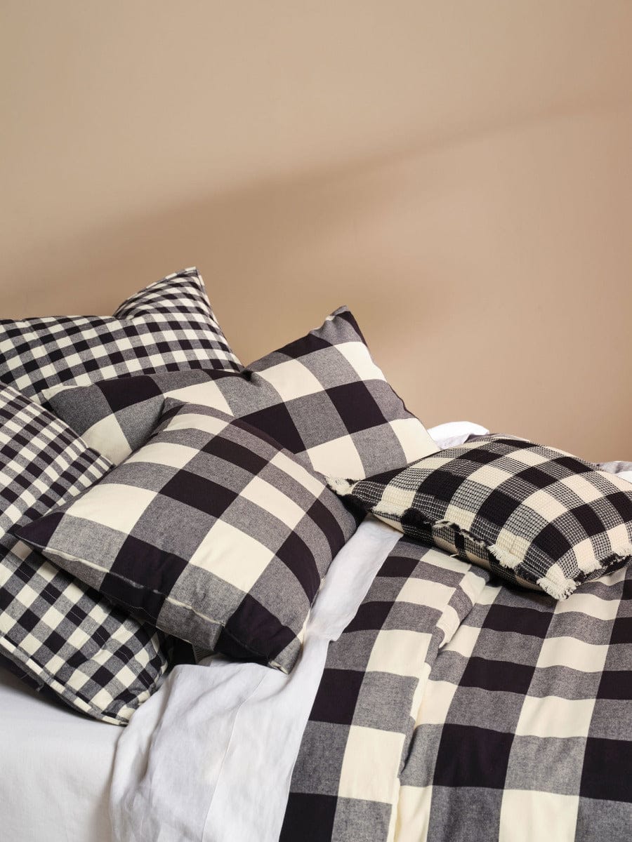 Linen House Quilt Cover LINEN HOUSE WREN QUILT COVER SET - BLACK