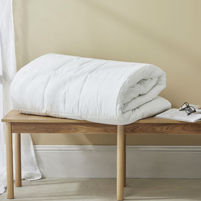 Logan & Mason 25% DUCK DOWN 75% DUCK FEATHER QUILT Logan & Mason