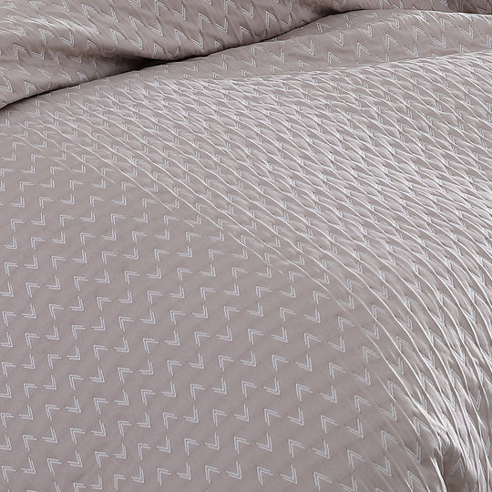 Platinum Collection VARSITY LINEN QUILT COVER Platinum Collection