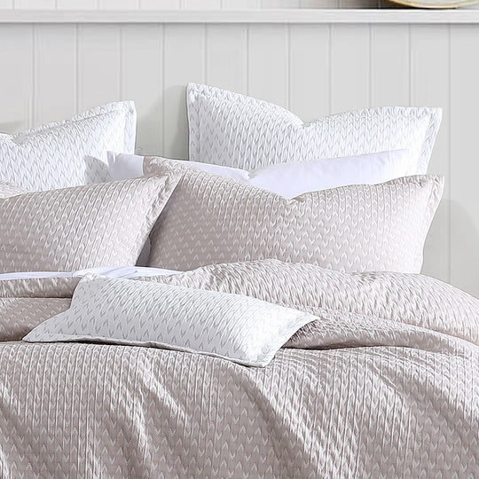 Platinum Collection VARSITY LINEN QUILT COVER Platinum Collection