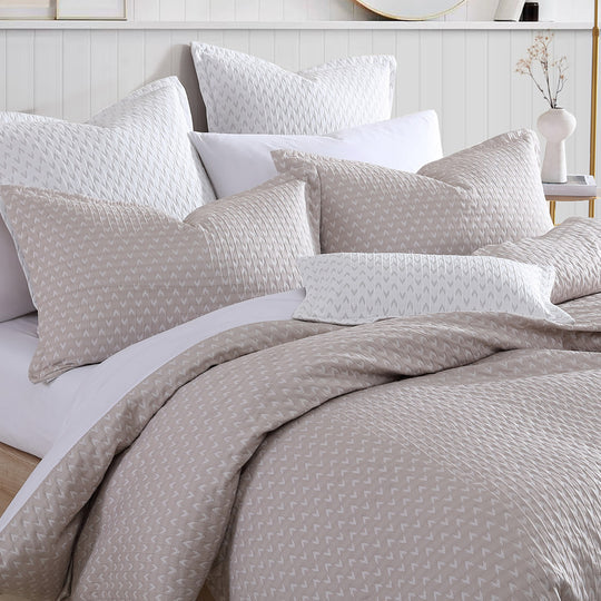 Platinum Collection VARSITY LINEN QUILT COVER Platinum Collection