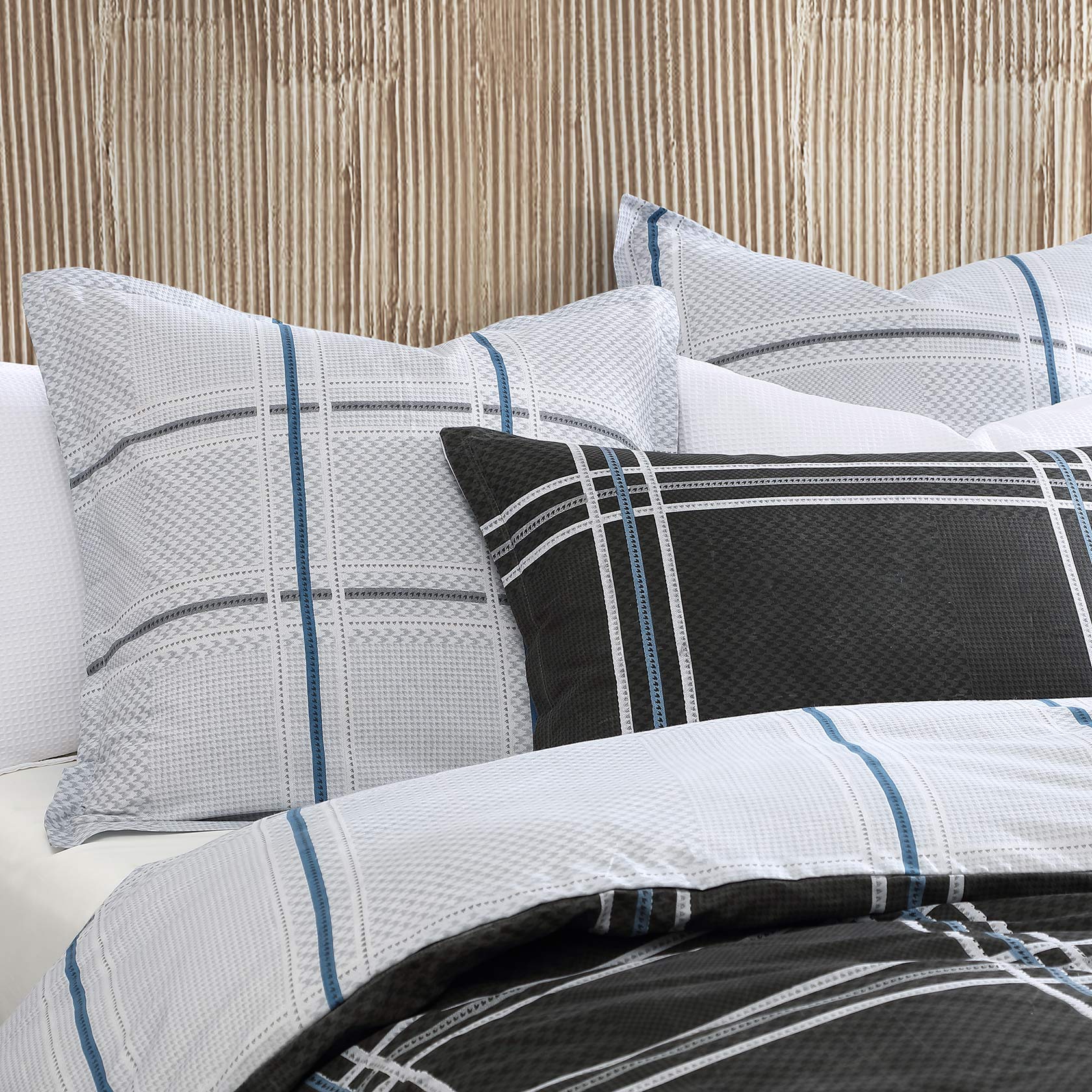 Logan & Mason Quilt Cover Logan & Mason CHARLIE BLACK QUILT COVER SET