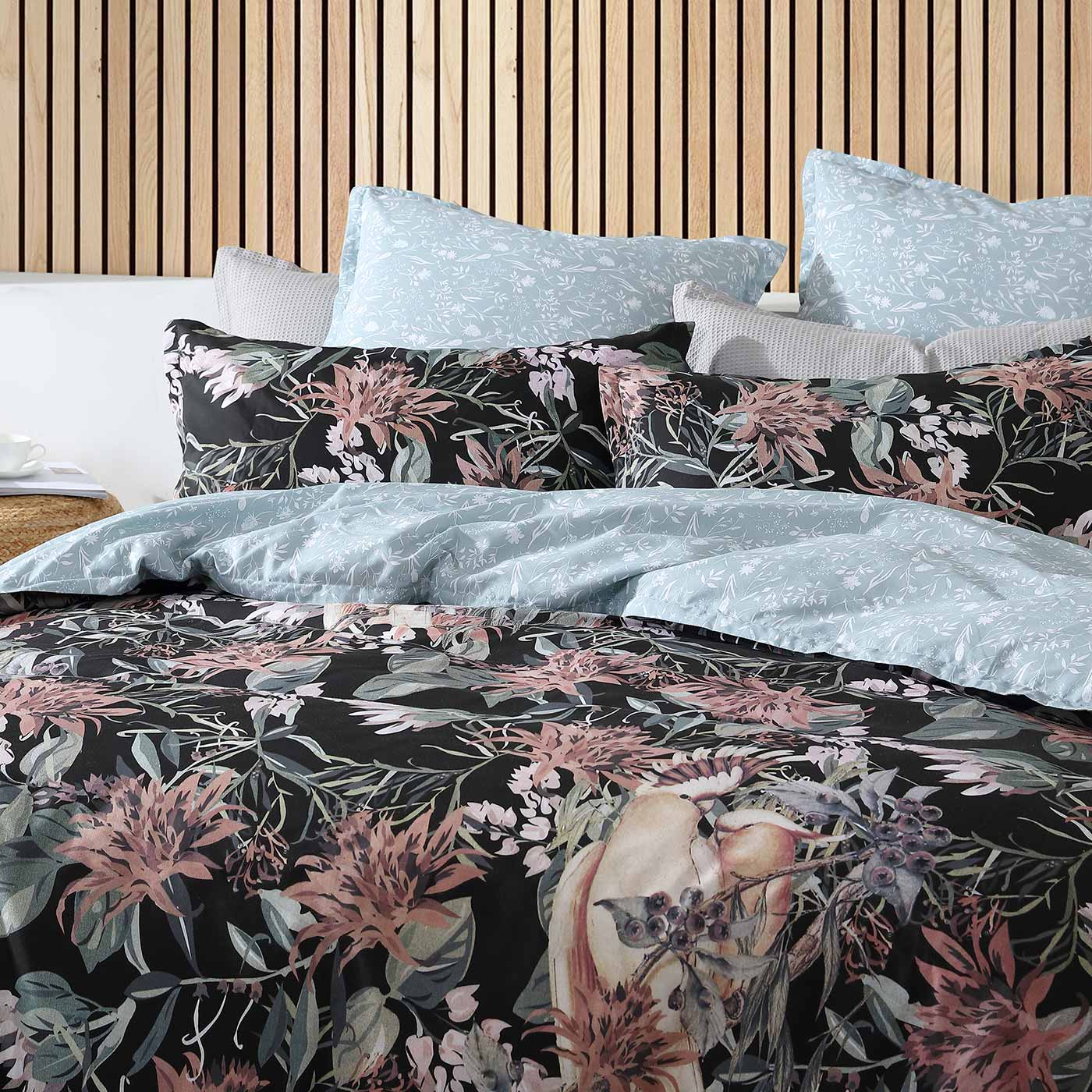 Logan & Mason Quilt Cover Logan & Mason MAJOR BLACK QUILT COVER SET