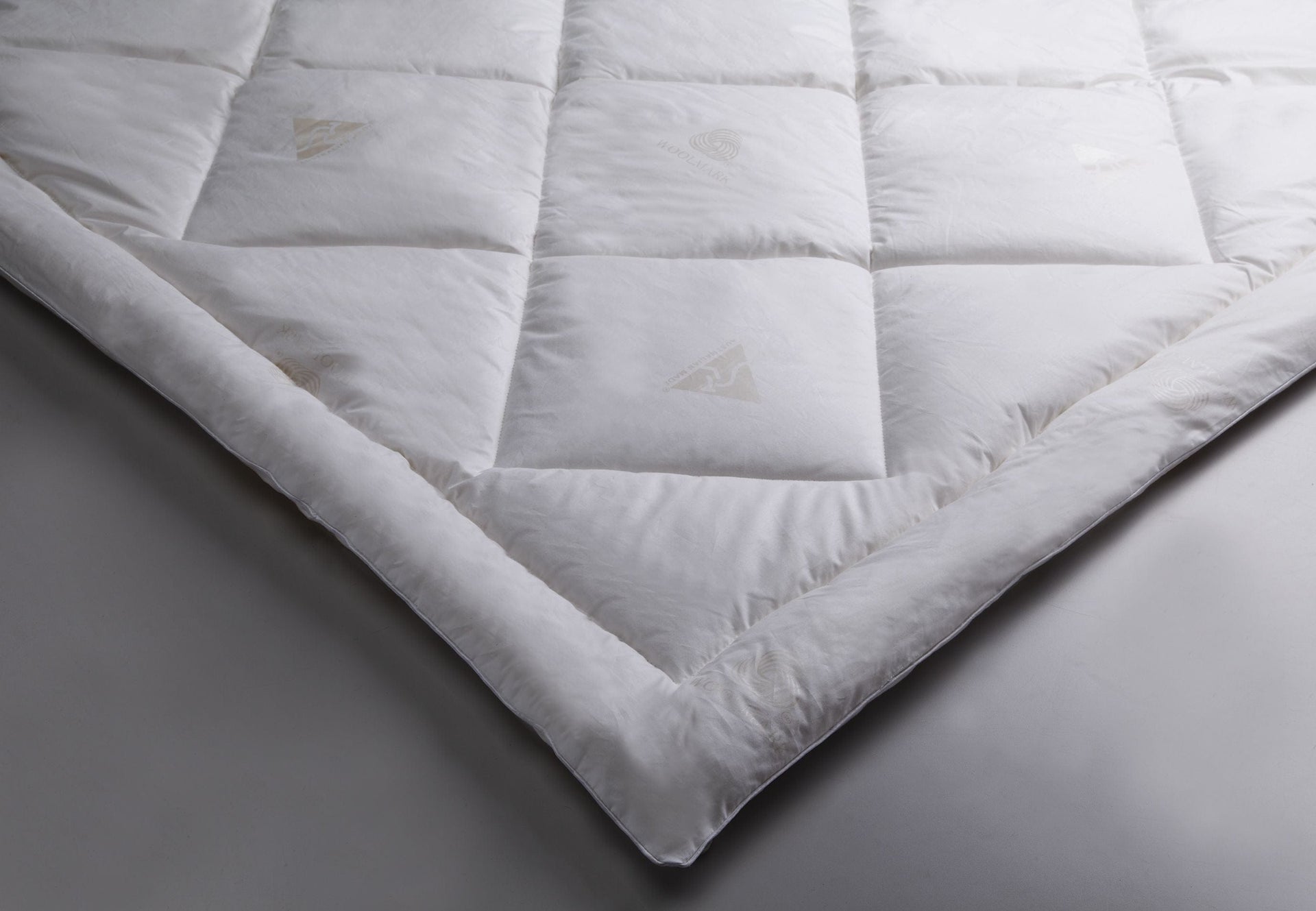 Logan & Mason Duvet/Quilt Logan & Mason PURE AUSTRALIAN WOOL QUILT