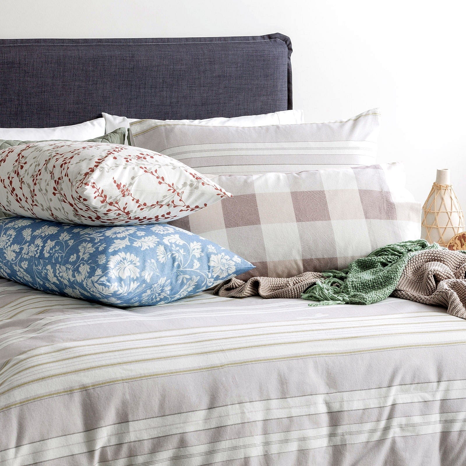 Park Avenue Quilt Cover 175 GSM Egyptian Cotton Flannelette Quilt Cover Set - WINTER BERRY