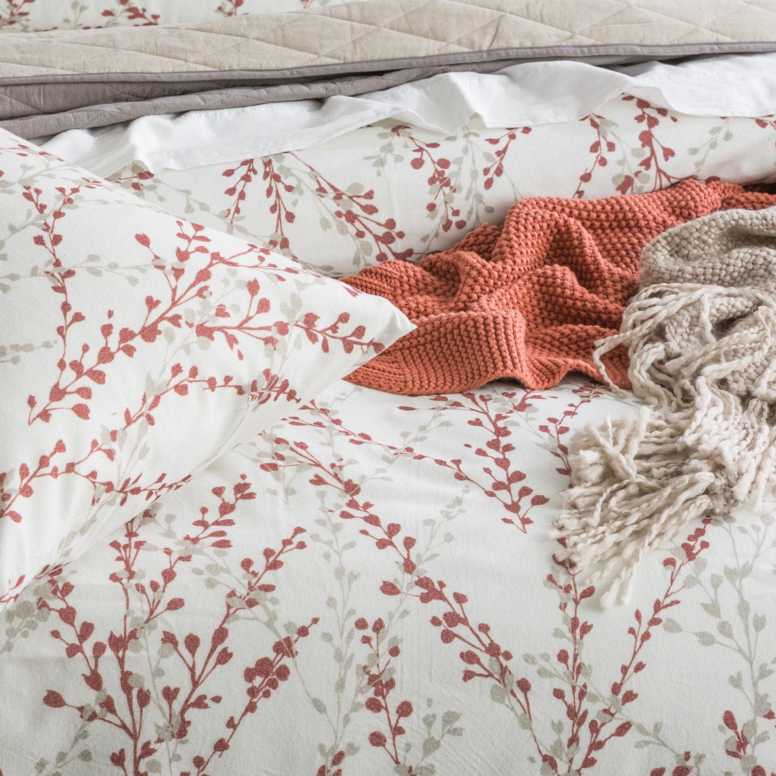 Park Avenue Quilt Cover 175 GSM Egyptian Cotton Flannelette Quilt Cover Set - WINTER BERRY