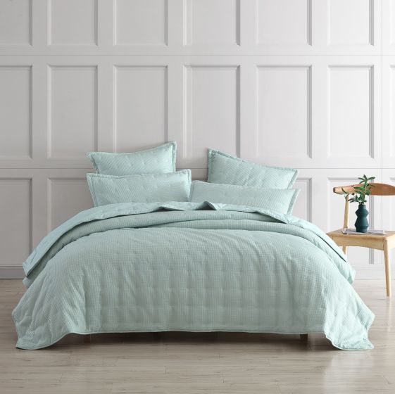 Platinum Collection ASCOT SURF Coverlet Platinum Collection