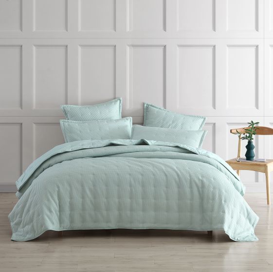 Platinum Collection ASCOT SURF Coverlet Platinum Collection