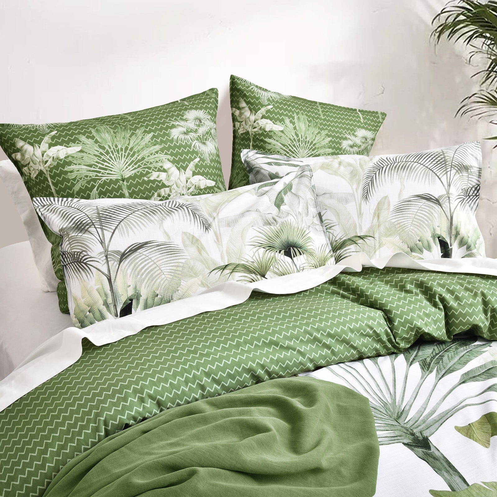 Renee Taylor Quilt Cover 300 TC Cotton Reversible Quilt Cover Sets - Noosa Palm