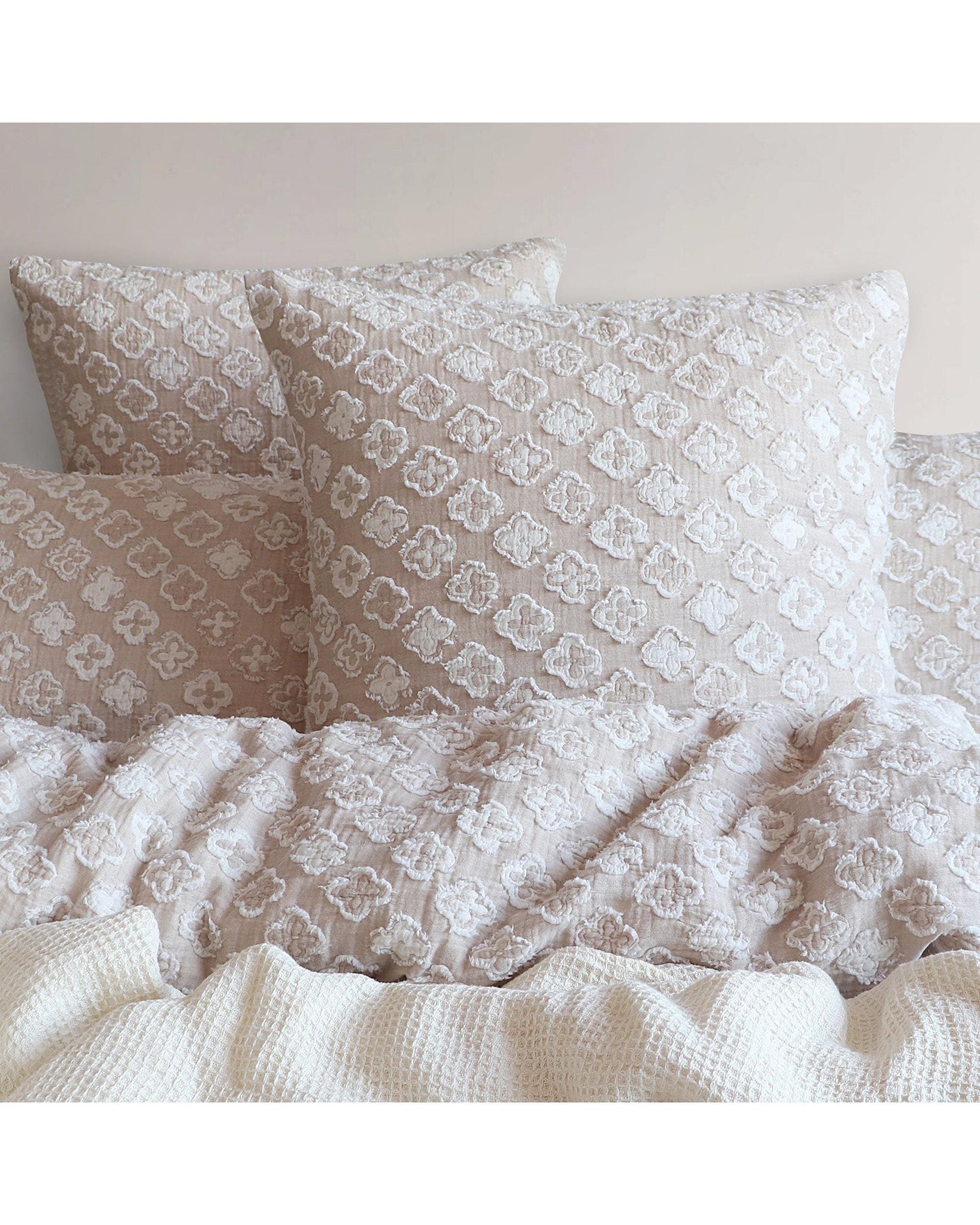 Renee Taylor Quilt Cover Amara Jacquard Yarn Dye Quilt Cover Set