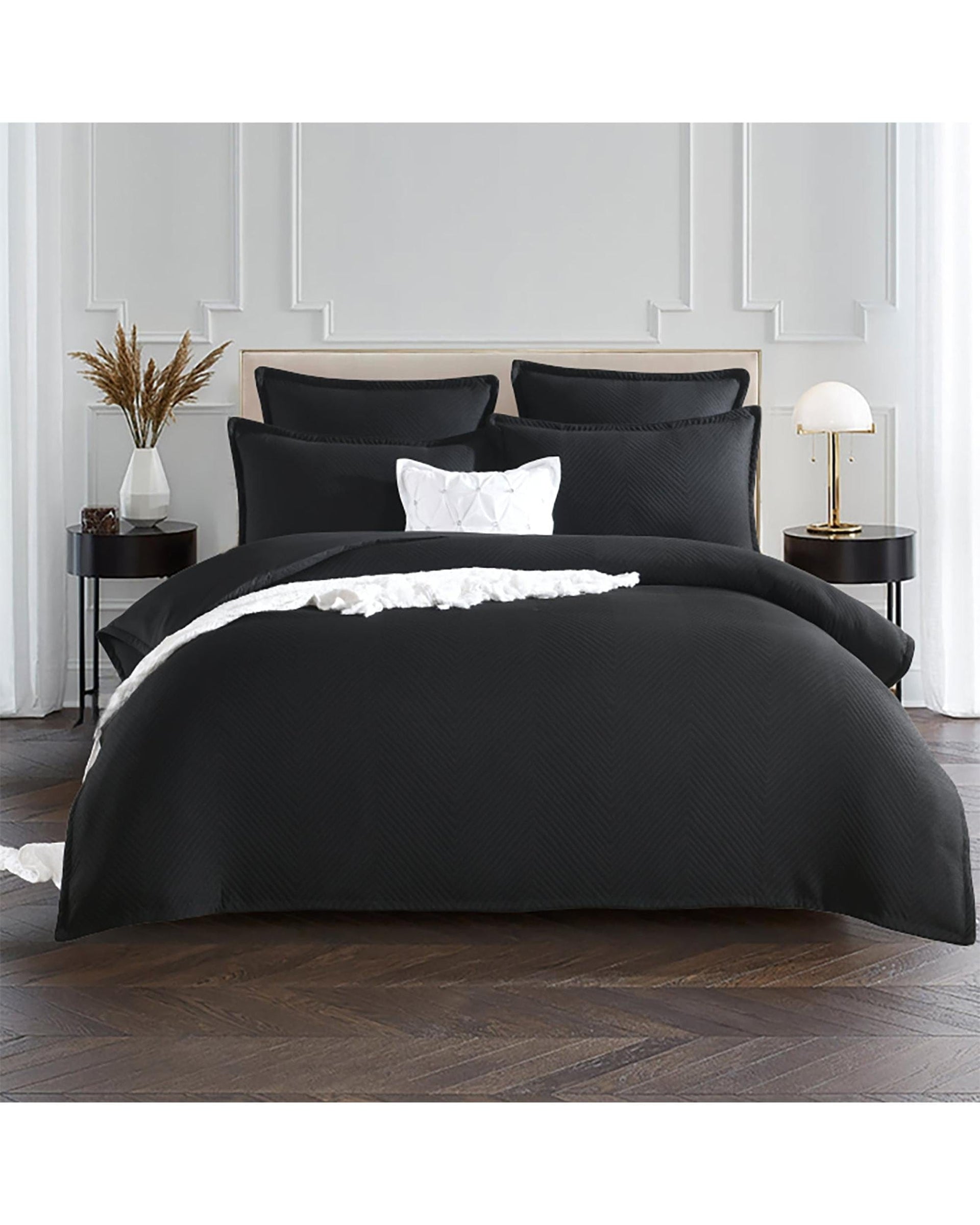 Renee Taylor Quilt Cover Chevron Jacquard Quilt Cover Set Black
