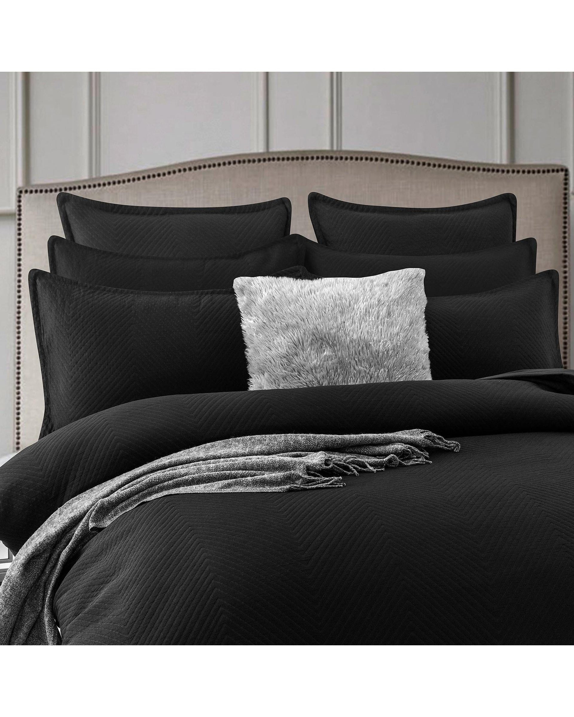 Renee Taylor Quilt Cover Chevron Jacquard Quilt Cover Set Black