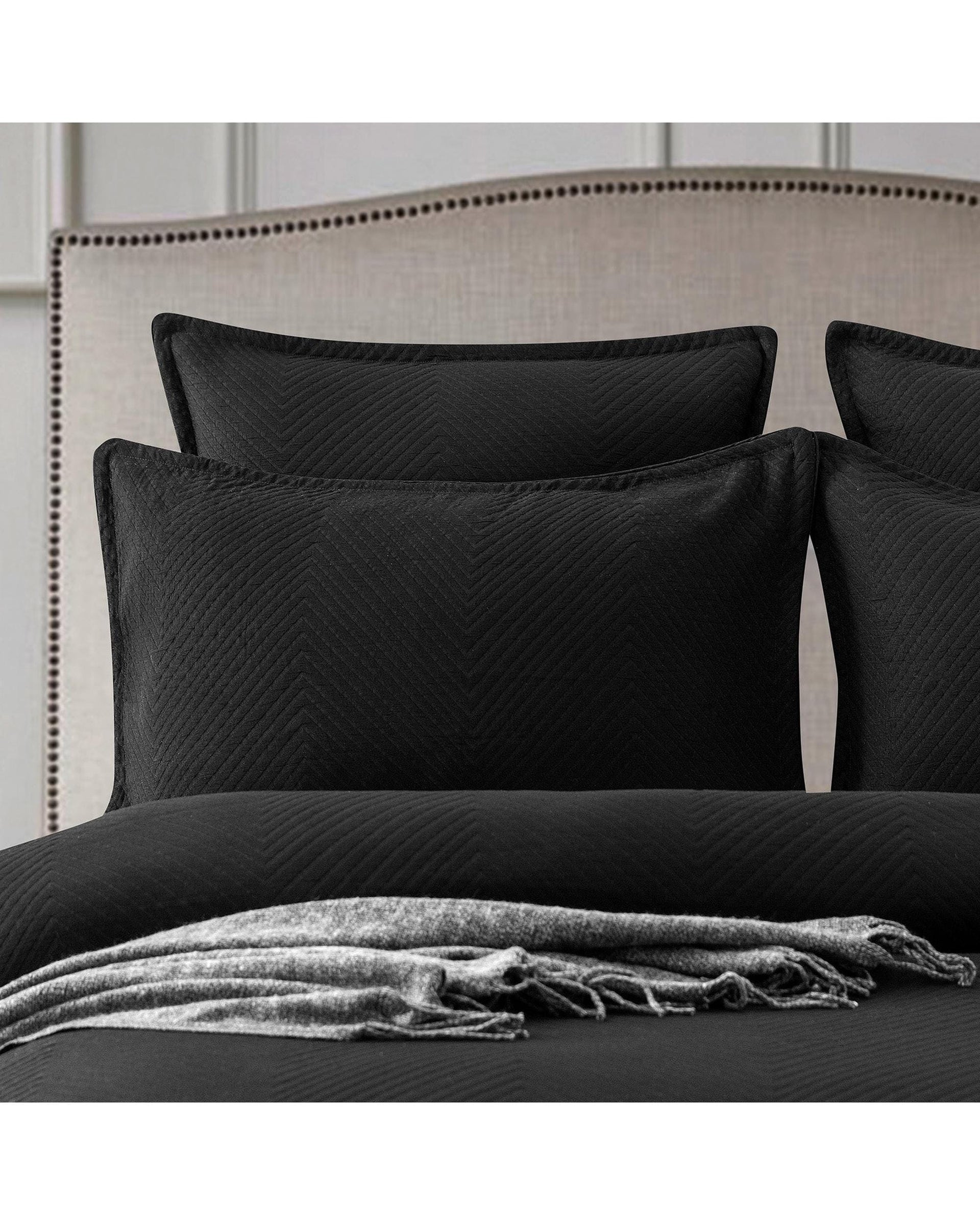 Renee Taylor Quilt Cover Chevron Jacquard Quilt Cover Set Black