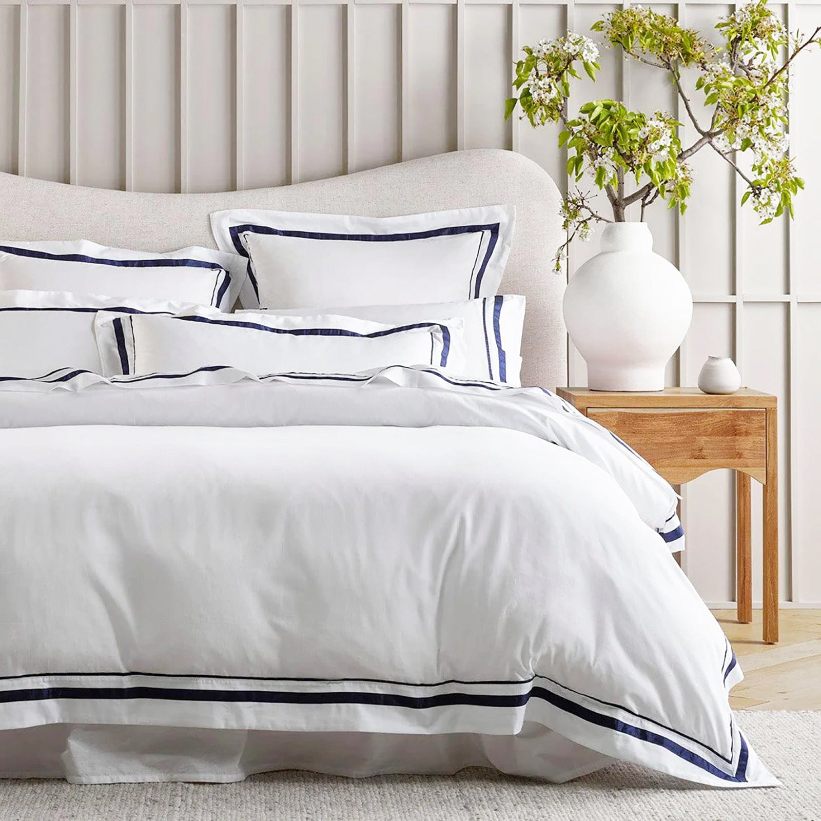 Renee Taylor Quilt Cover Cloud 1000 TC Egyptian Cotton Quilt Cover Sets - White Navy