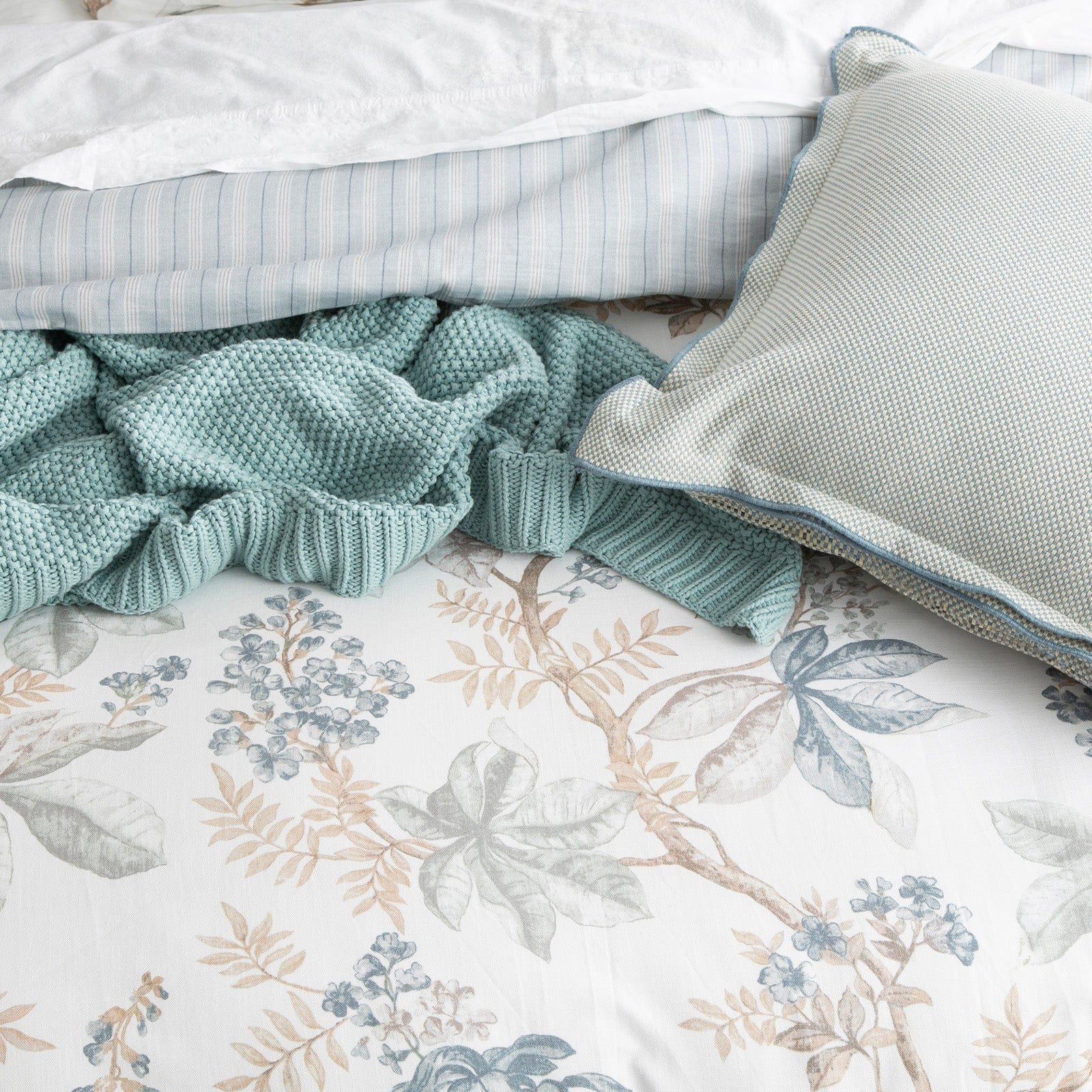 Renee Taylor Bed Sheets Renee Taylor Textured Cotton Slub Reversible Quilt Cover Set Queen Floral Vine