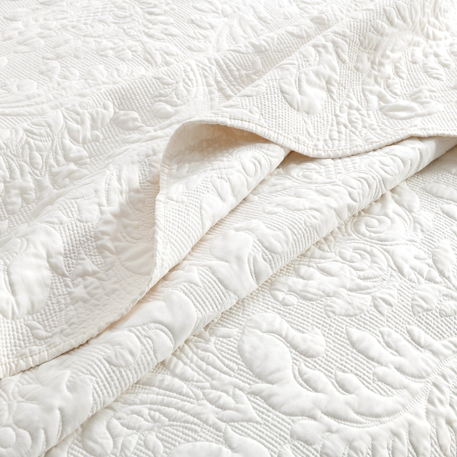 Renee Taylor Coverlet Scallop Jacquard Coverlet Set - STONE