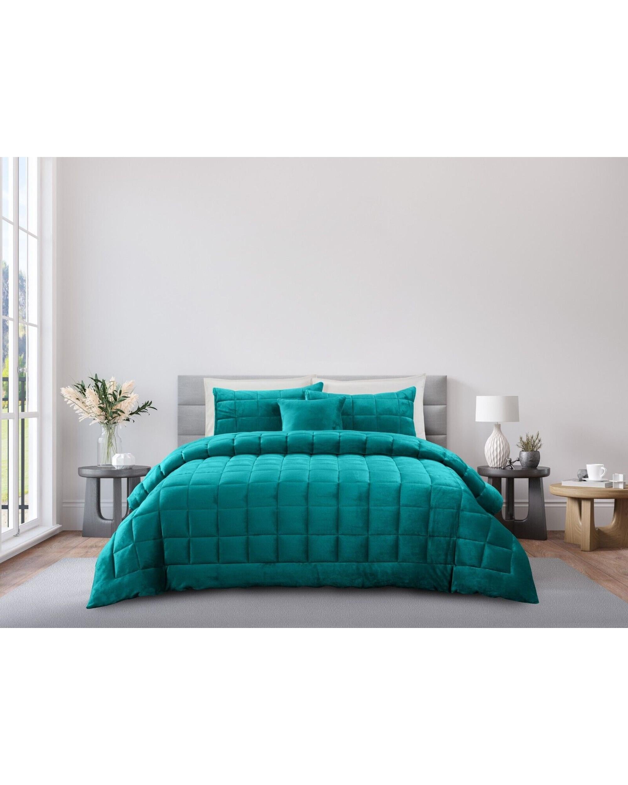 Odyssey Living Deluxe Faux Fur Comforter Set - Emerald Odyssey Living