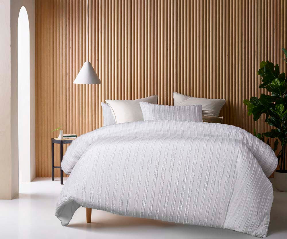 Vintage Design Reflections White Quilt Cover Set Vintage Design