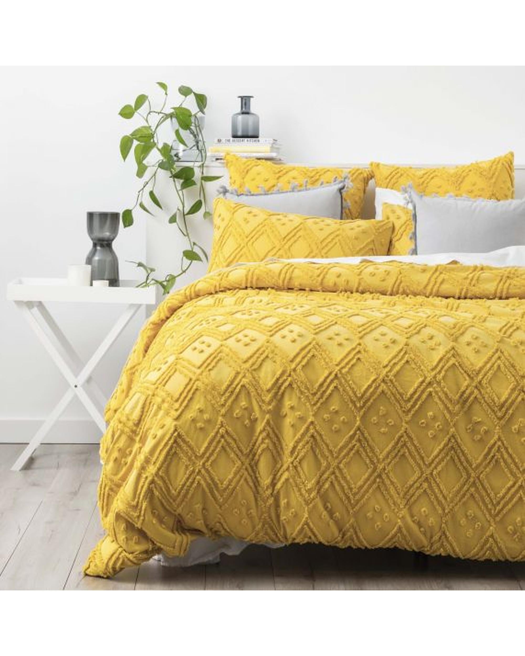 Park Avenue Medallion Cotton Vintage Washed Tufted Quilt Cover Set - Misted Yellow Park Avenue
