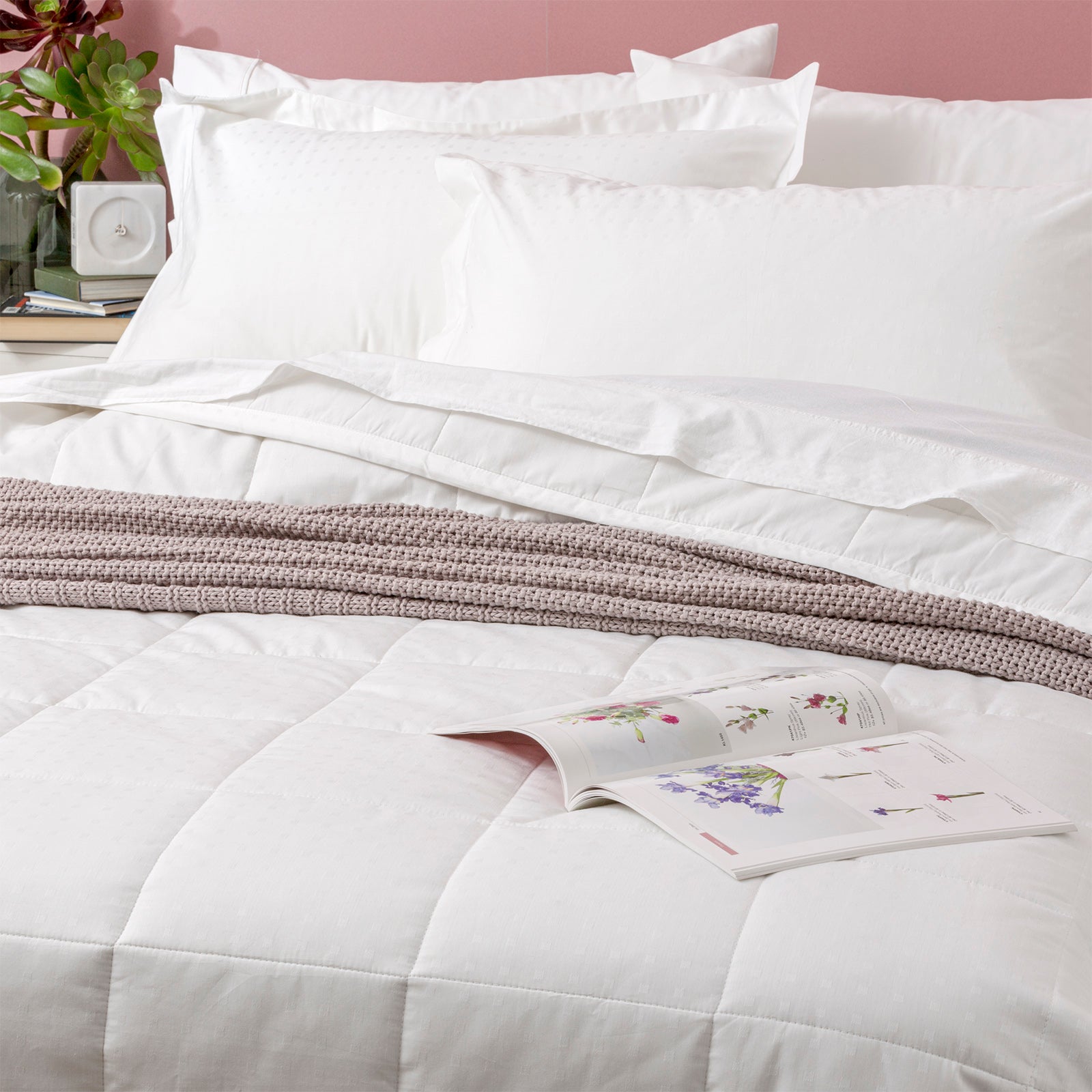 Ddecor Home Sofia 500 TC Cotton Jacquard Comforter Set - 2 Colours Ddecor Home