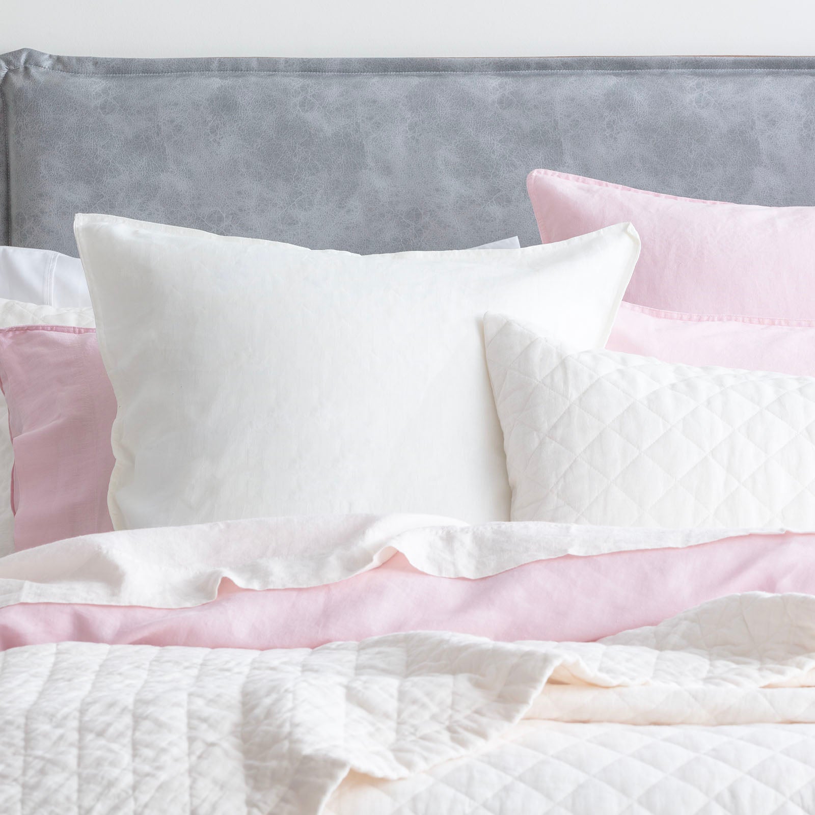 Renee Taylor Cavallo Stone washed French Linen Quilted Bed Coverlet Set - White Renee Taylor