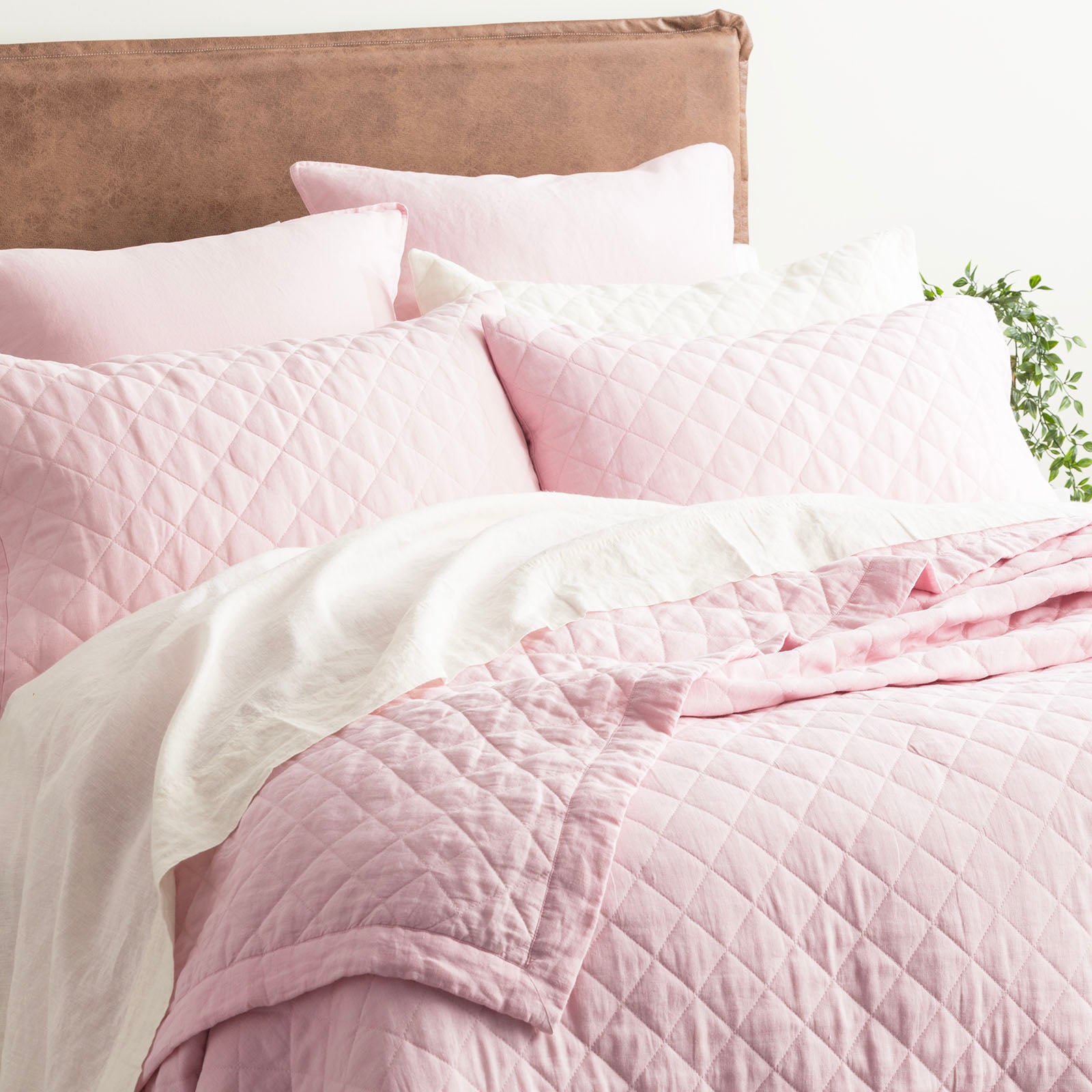 Renee Taylor Cavallo Stone washed French Linen Quilted Bed Coverlet Set - Rose Renee Taylor