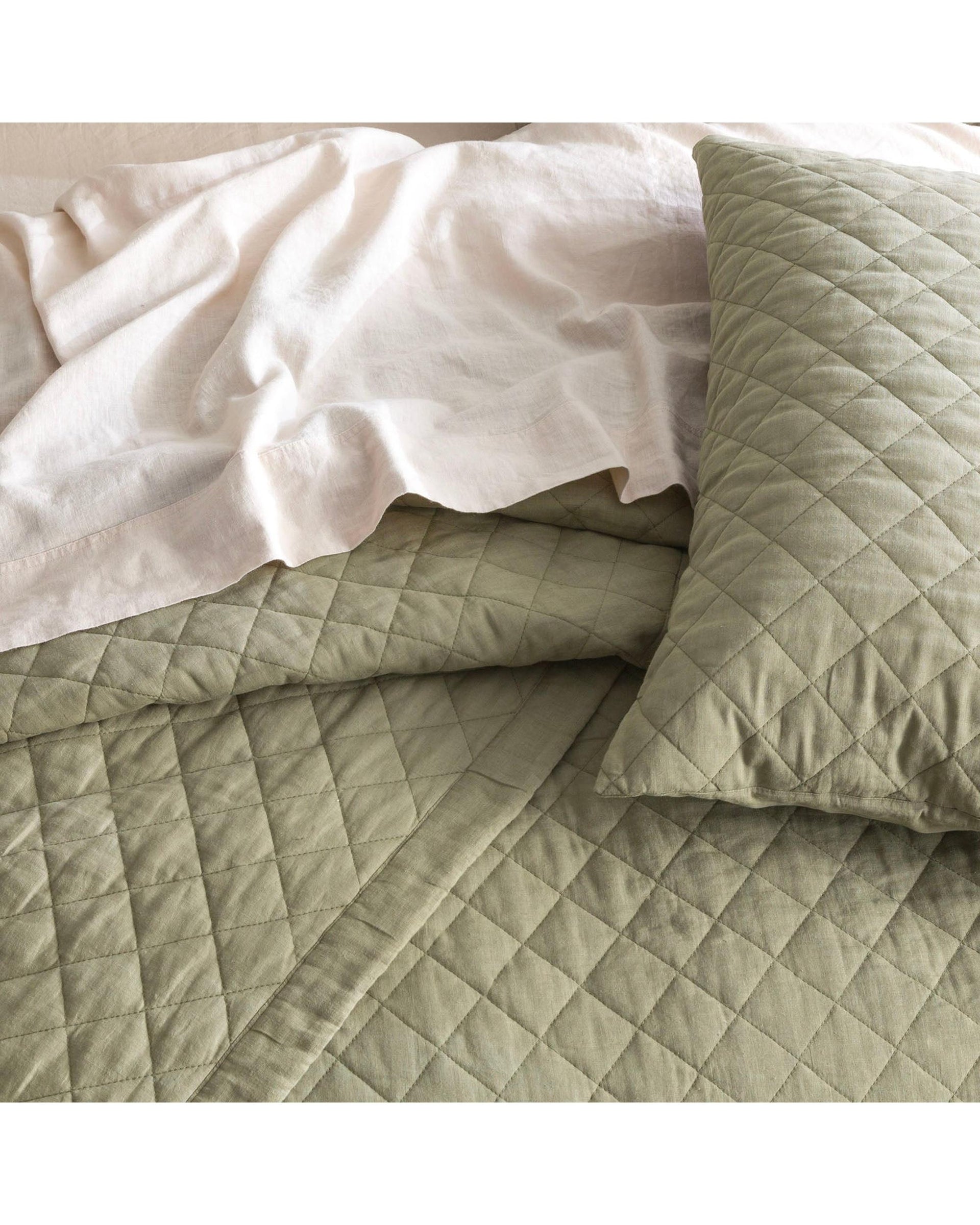 Renee Taylor Cavallo Stone washed French Linen Quilted Bed Coverlet Set - Jade Renee Taylor